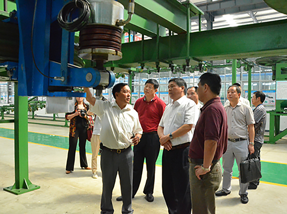 國家煤監(jiān)局科技裝備司副司長彎效杰我公司考察指導工作