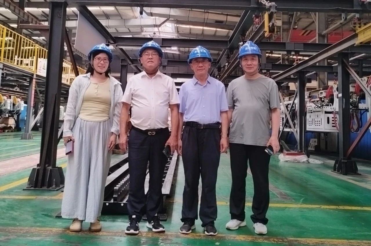 徐州立人單軌?？傄恍猩W臨我司考察